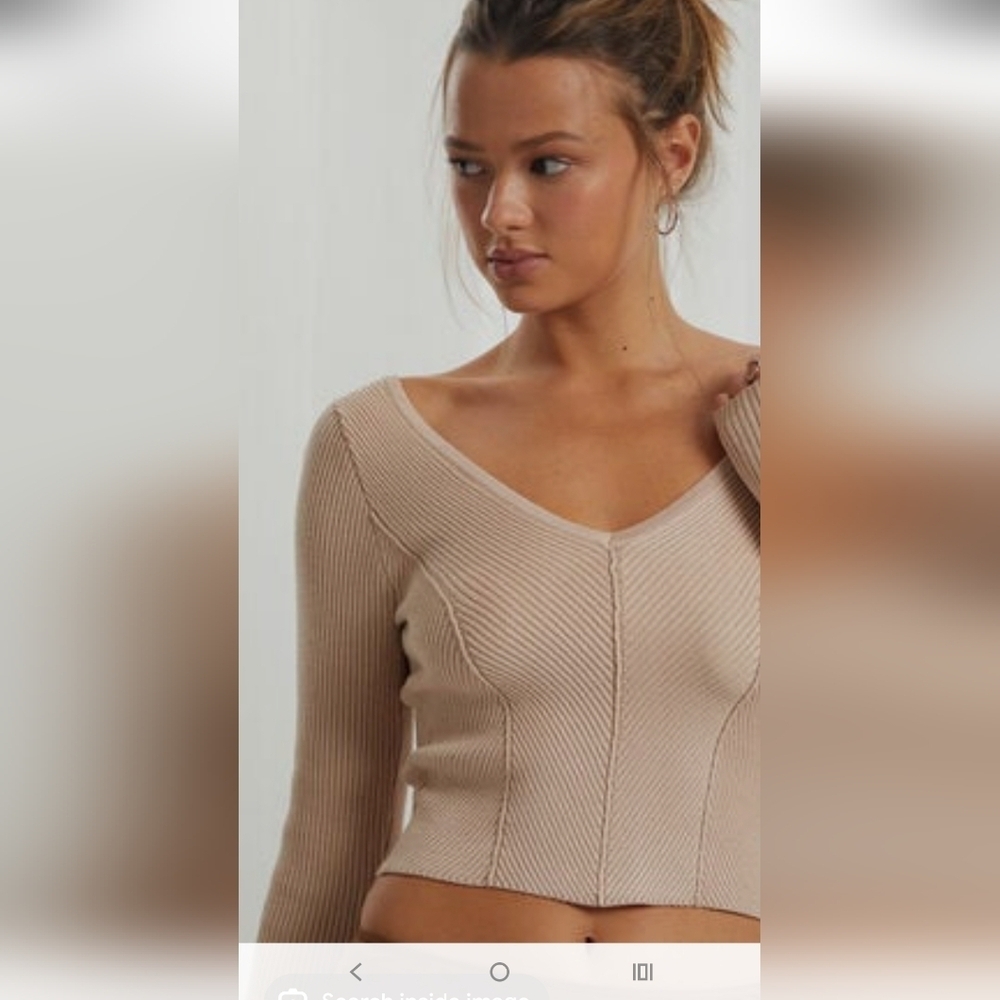 Bervely And Beck Elegant Tan V-Neck Blouse Size S